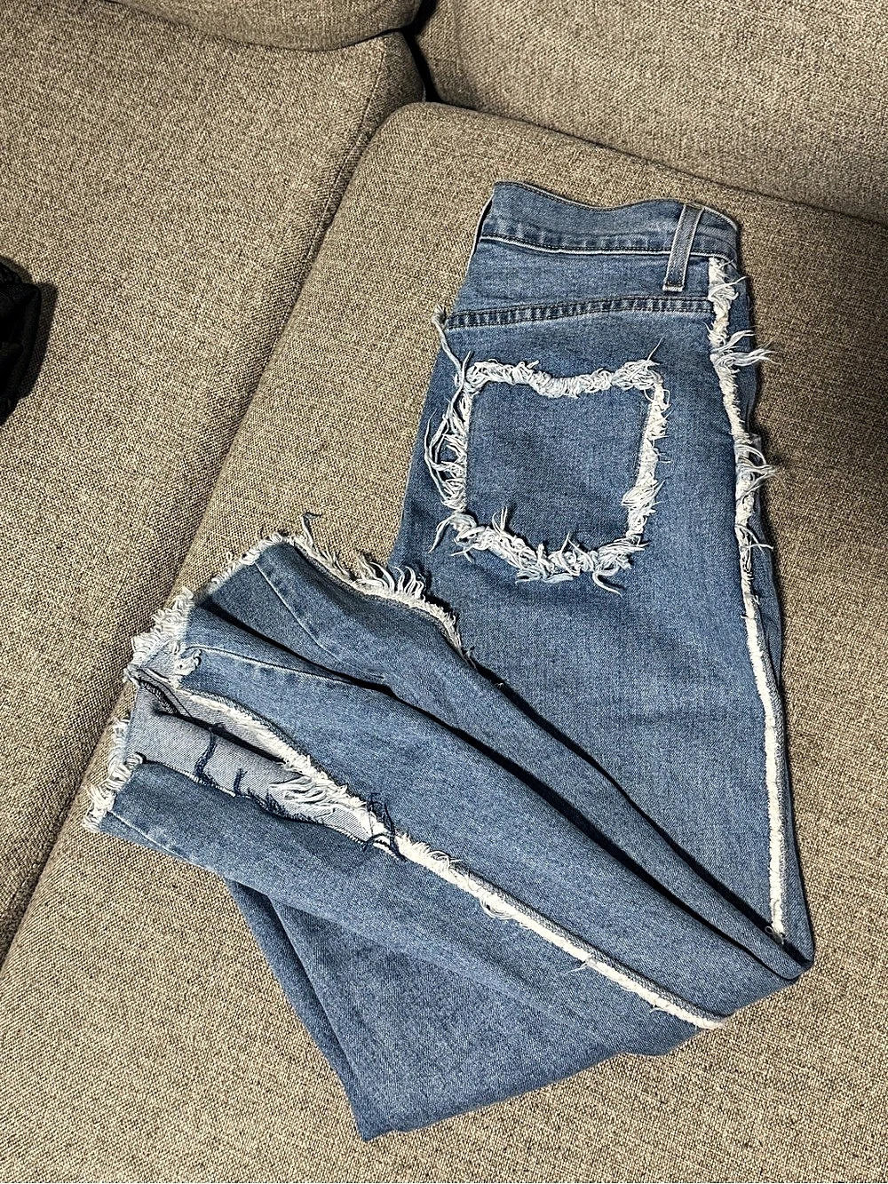 Distressed Boyfriend Jeans